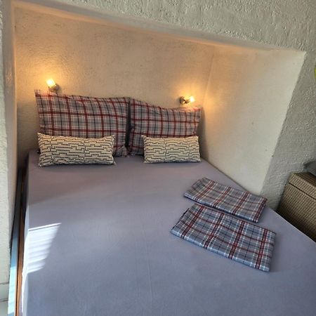 Apartments Stara Baška Eksteriør billede