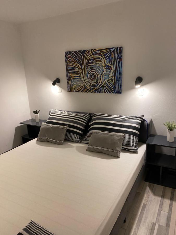 Apartments Stara Baška Eksteriør billede