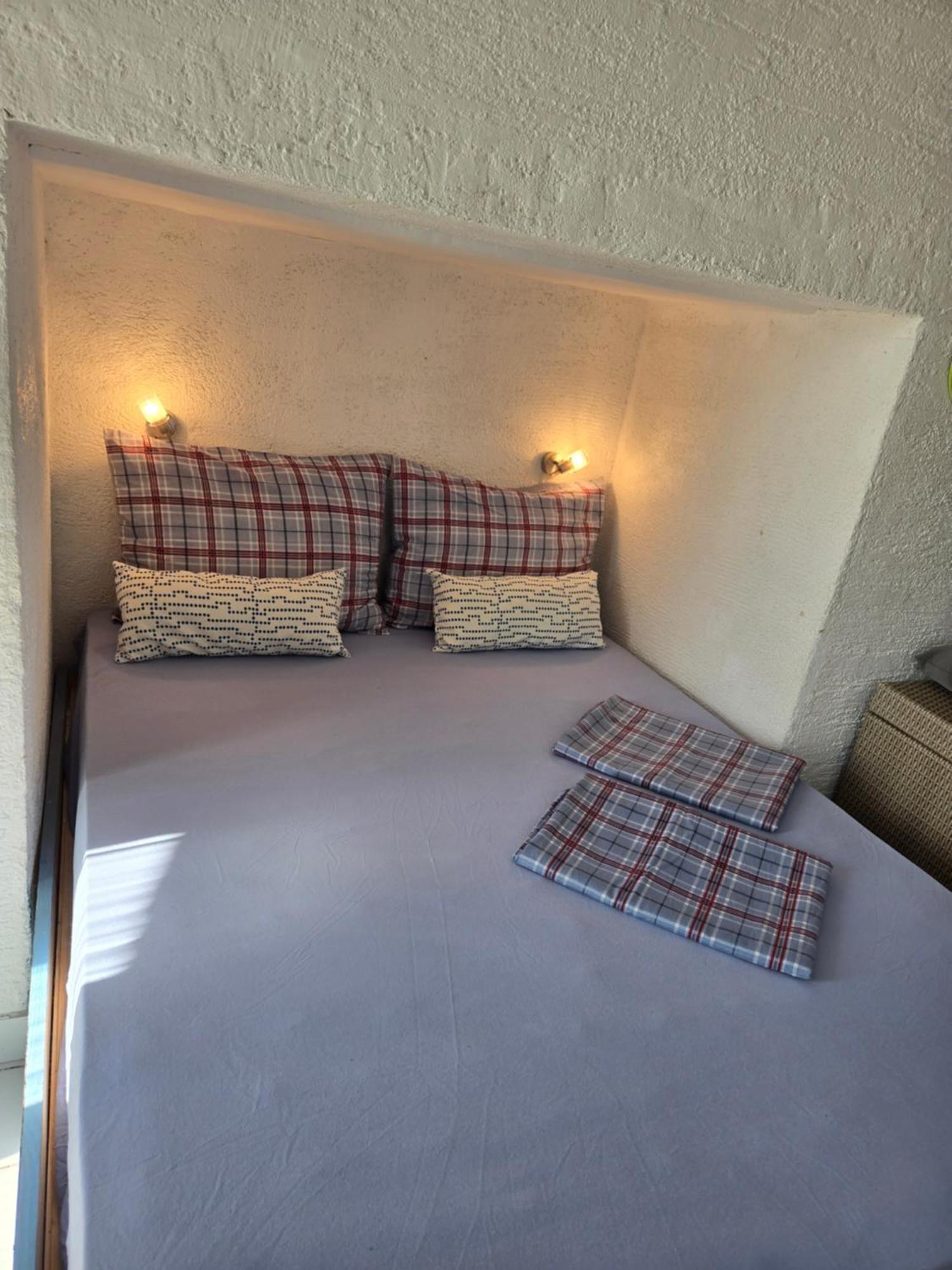 Apartments Stara Baška Eksteriør billede